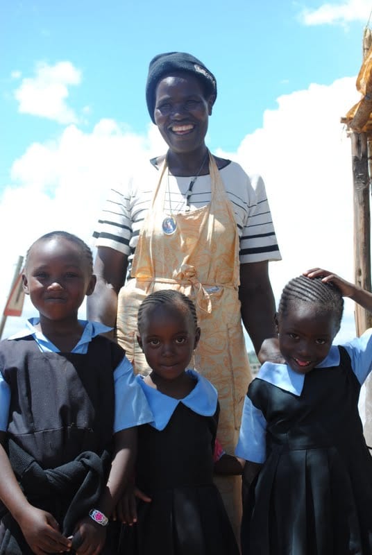 Elamina Mada and her children